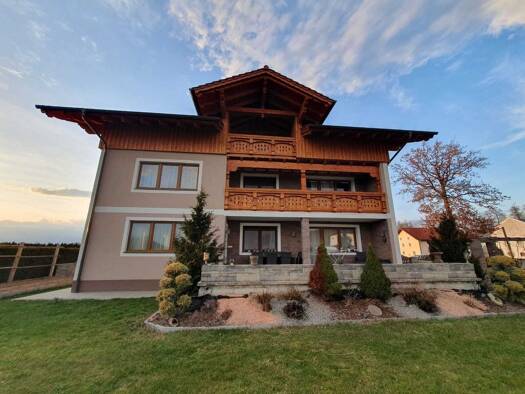 Haus zum Kauf 790.000 € 11 Zimmer 396 m² 952 m² Grundstück Mauerkirchen 5270