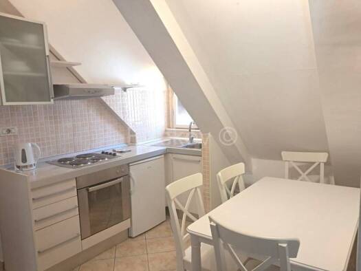 Wohnung zur Miete 750 € 4 Zimmer 35 m² 4. Geschoss Split