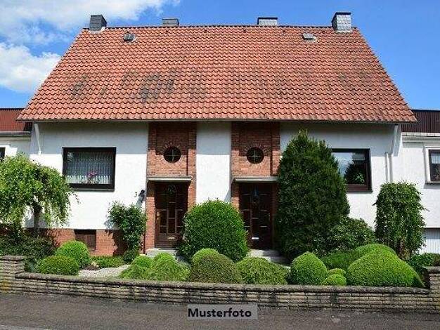 Mehrfamilienhaus zum Kauf 245.500 € 410 m² 510 m² Grundstück Leubnitz Werdau 08412
