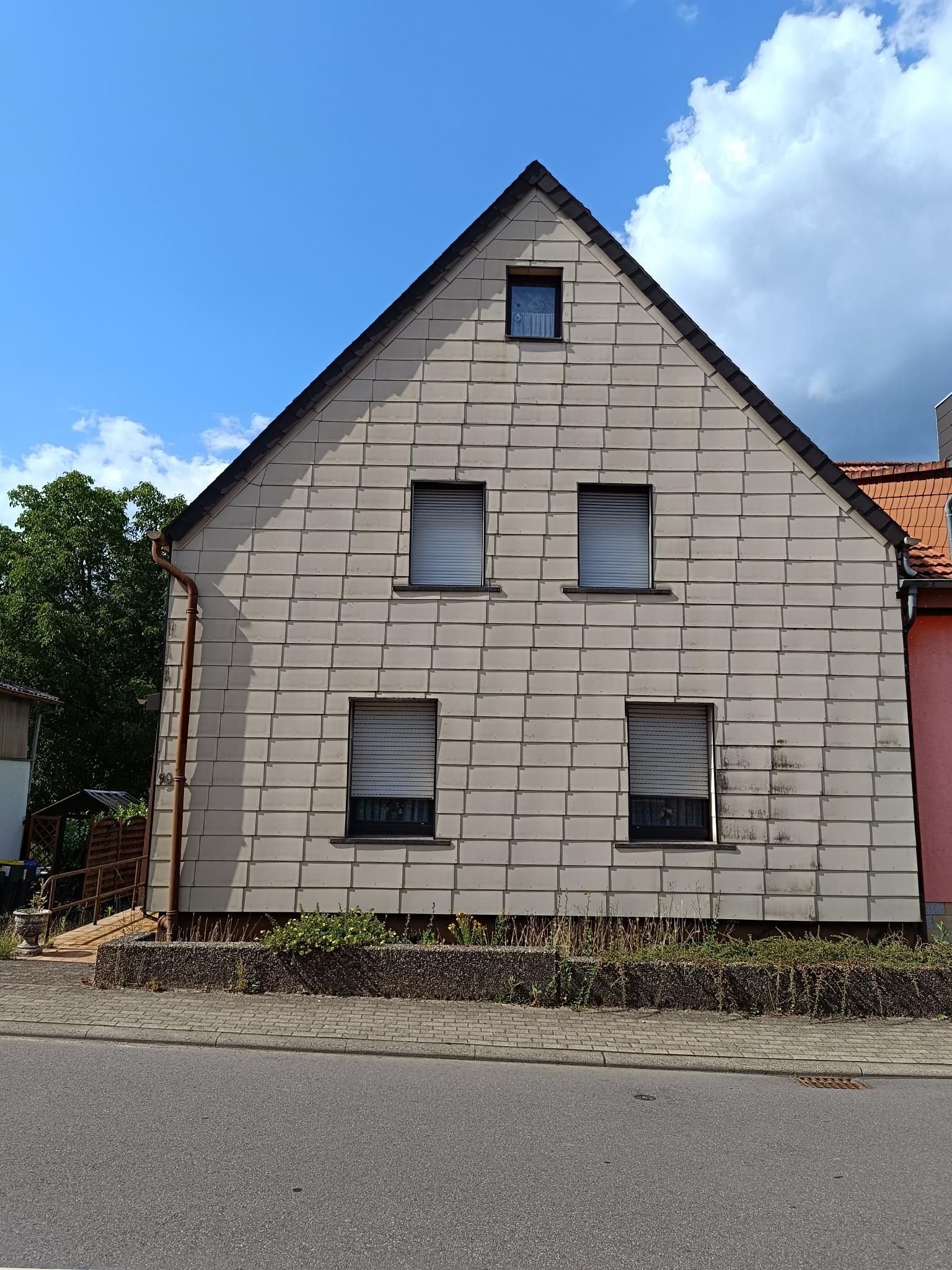 Einfamilienhaus zum Kauf 99.000 € 5 Zimmer 103 m²<br/>Wohnfläche 1.106 m²<br/>Grundstück ab sofort<br/>Verfügbarkeit Dudweiler - Nord Saarbrücken 66125