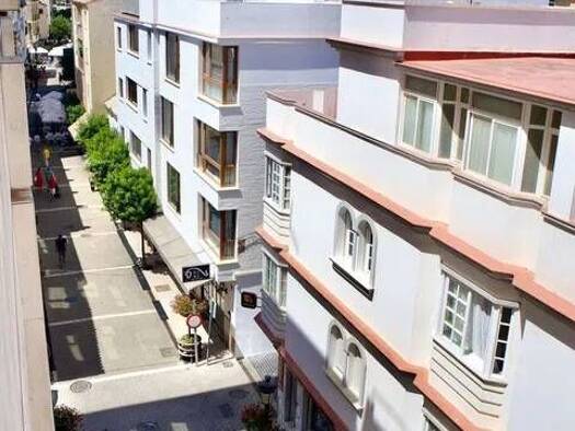 Wohnung zur Miete 3.500 € 4 Zimmer 180 m² Avenida España Estepona 29680