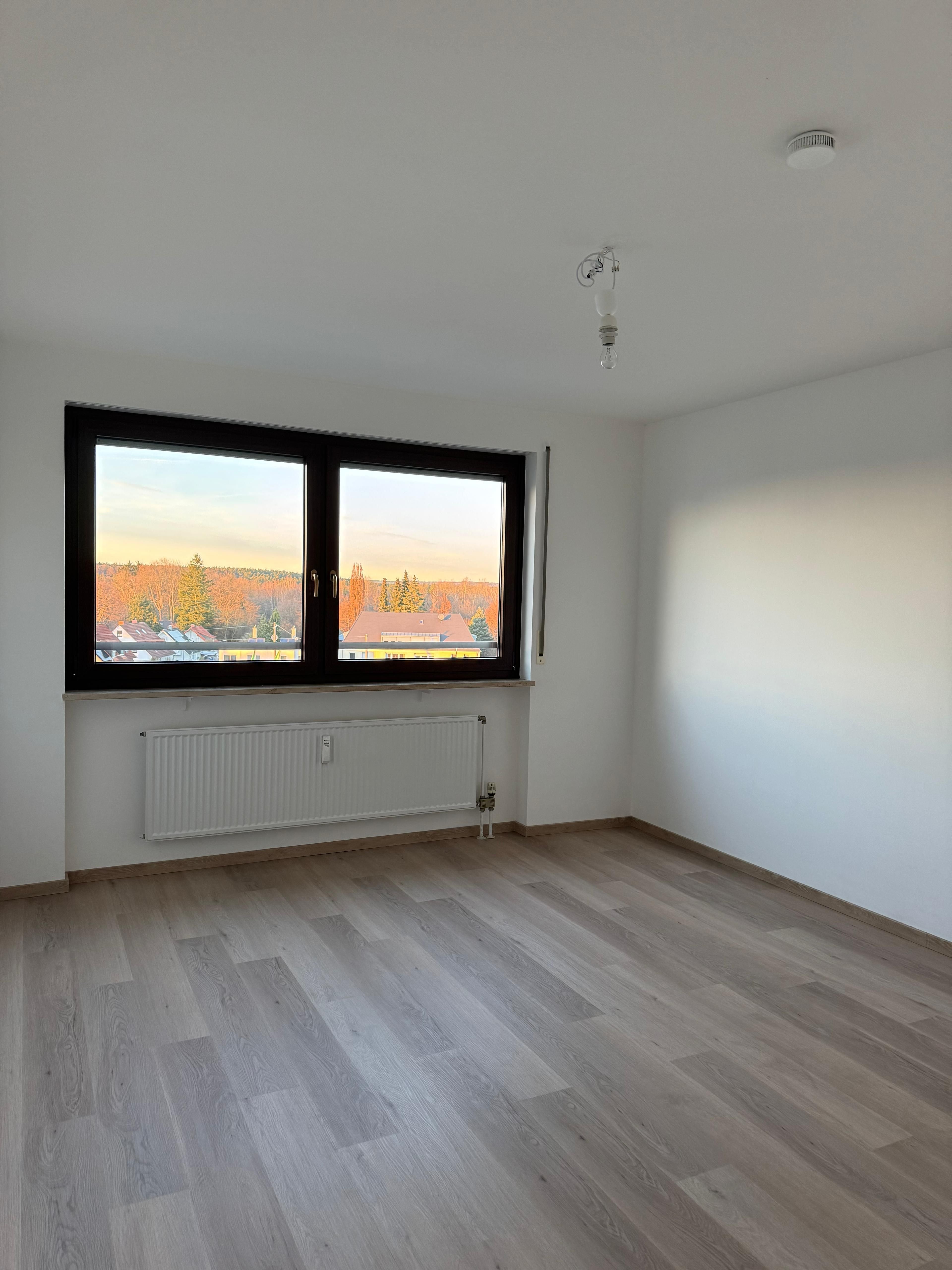 Wohnung zur Miete 1.050 € 3 Zimmer 86 m²<br/>Wohnfläche ab sofort<br/>Verfügbarkeit Laufamholz Nürnberg 90482