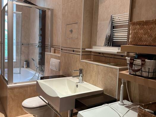 Wohnung zur Miete 1.250 € 2,5 Zimmer 58 m² Geschoss 1/4 frei ab 12.10.2026 Friedrichshain Friedrichshain-Kreuzberg 10247