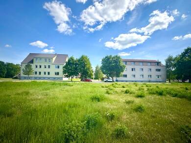 Mehrfamilienhaus zum Kauf 1.100.000 € 52 Zimmer 998,9 m² 2.856 m² Grundstück Golzow 15328
