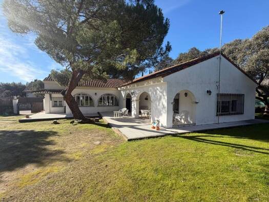 Chalet zum Kauf 1.100.000 € 3 Zimmer 235 m² 2.000 m² Grundstück Torrelodones 28250