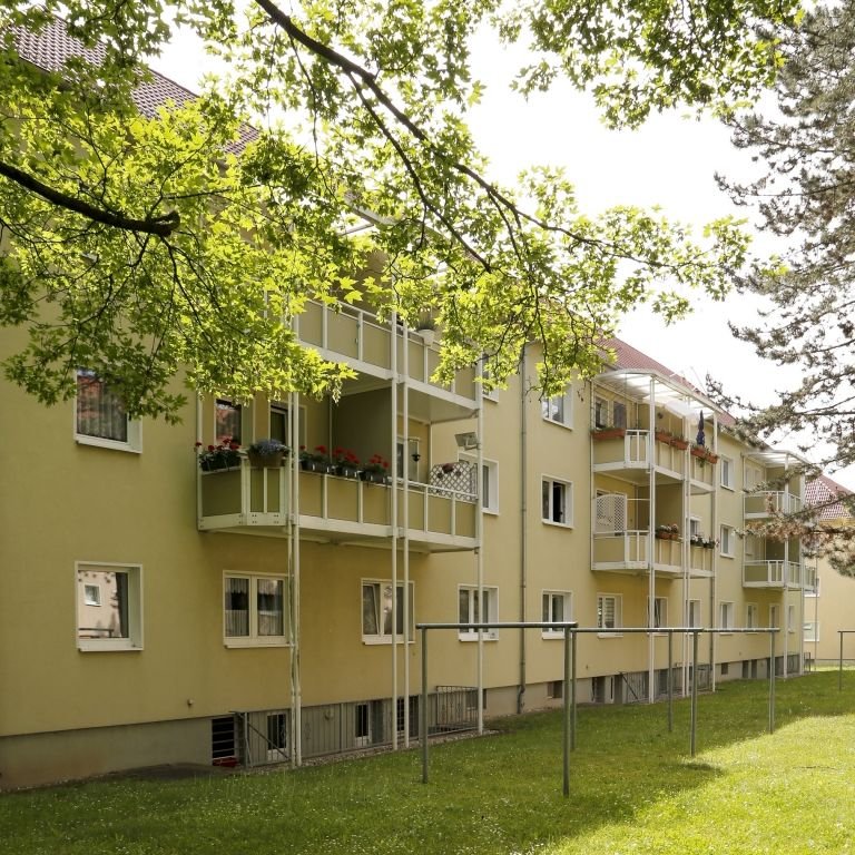 Wohnung zur Miete 306,60 € 2 Zimmer 51,1 m²<br/>Wohnfläche 1.<br/>Geschoss 01.11.2024<br/>Verfügbarkeit Roßbacher Str. 4a Weißenfels Weißenfels 06667