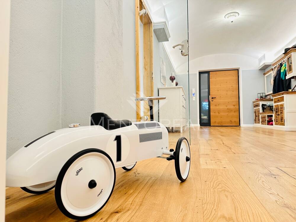 Property thumbnail 8