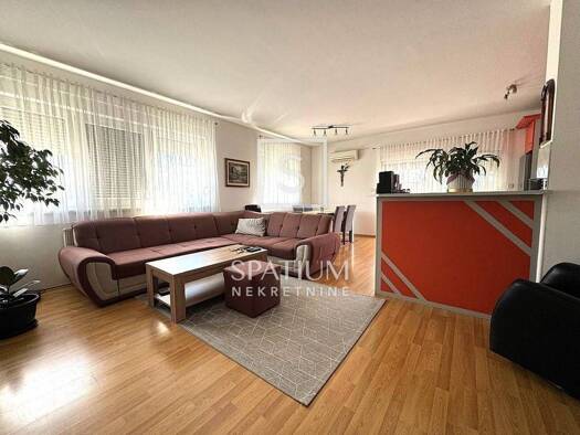 Haus zum Kauf 885.000 € 12 Zimmer 584 m² Svarca, Karlovac Karlovac