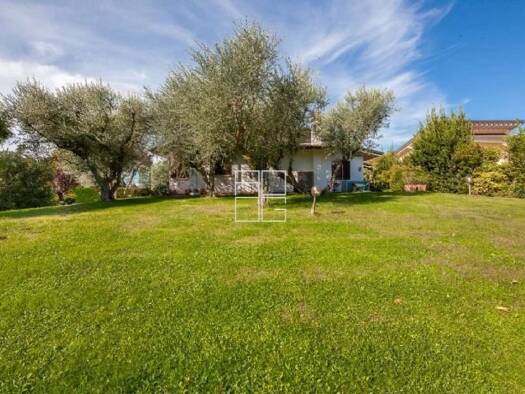 Villa zum Kauf 1.250.000 € 4 Zimmer 350 m² 3.900 m² Grundstück frei ab sofort via San Martino della Battaglia Sirmione 25019
