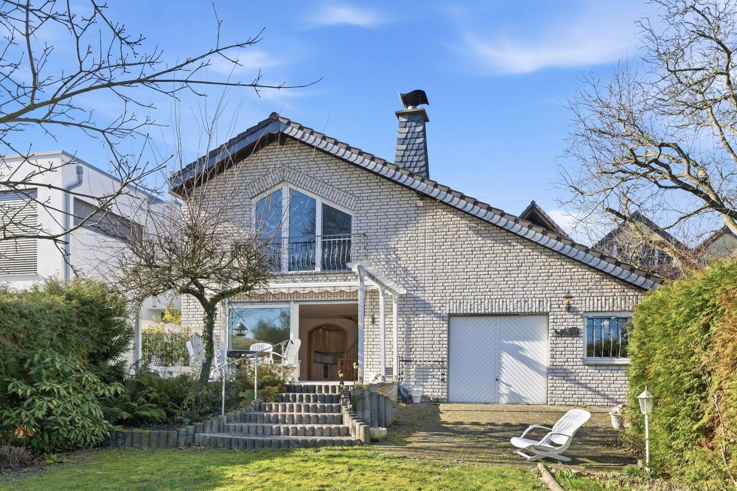 Immobilie in Bornheim - Für Generationen! 2 Wohnhäuser auf einem Grundstück in unmittelbarer Rheinnähe von Bornheim / Widdig - Bild 3