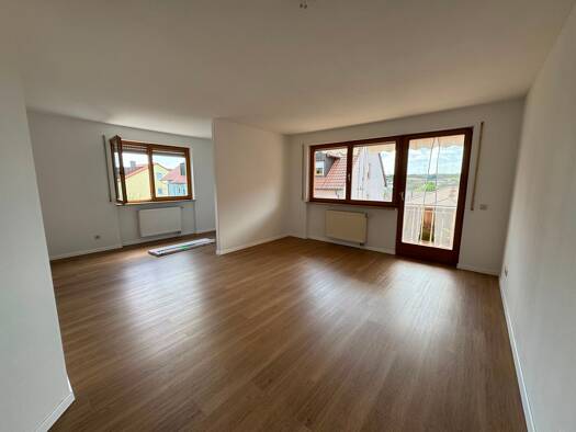 Wohnung zur Miete 780 € 2,5 Zimmer 72 m² Geschoss 1/3 frei ab 01.08.2026 Langenzenn 90579
