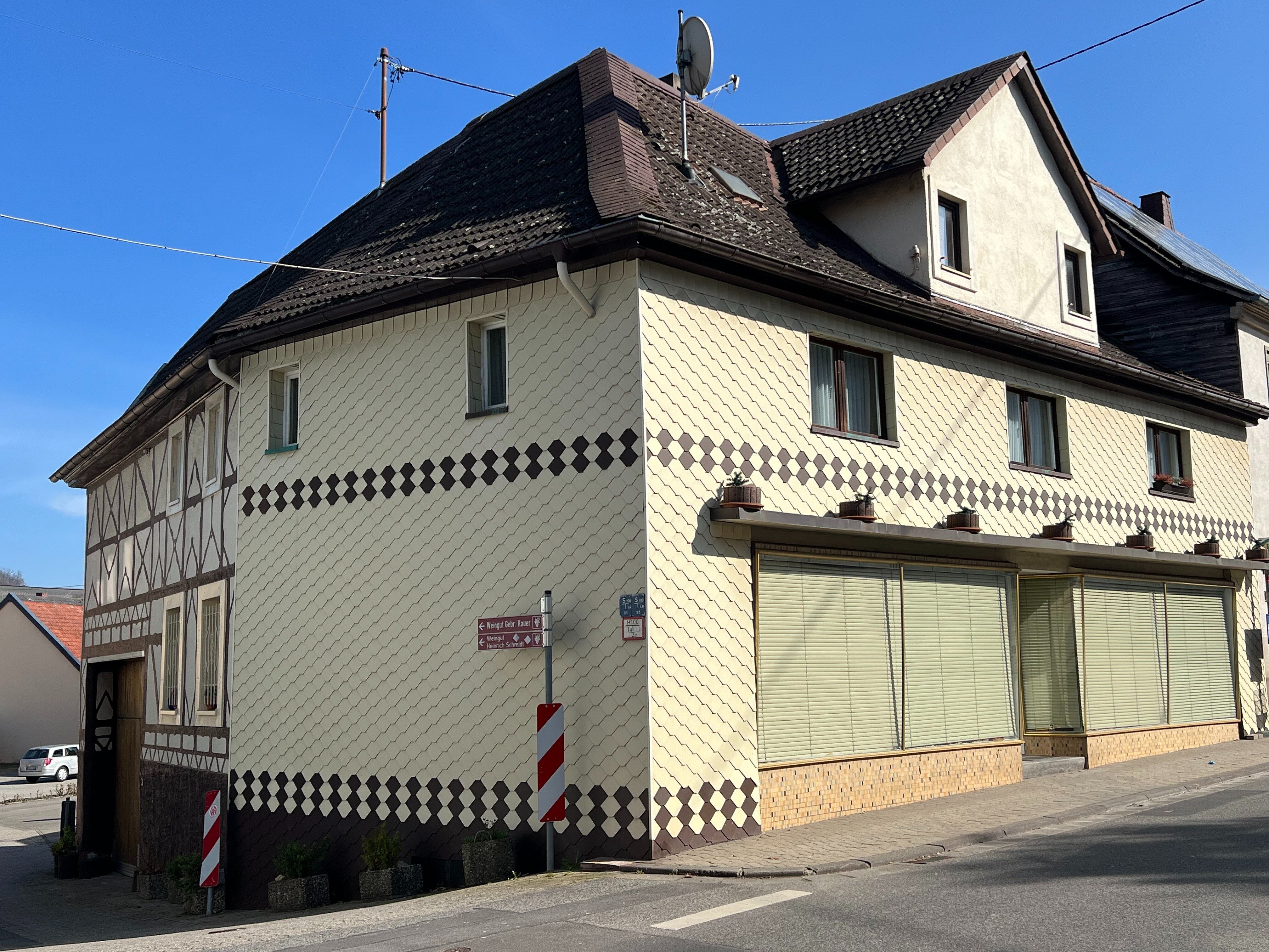 Wohn- und Geschäftshaus zum Kauf als Kapitalanlage geeignet 199.000 € 214,9 m²<br/>Fläche 249 m²<br/>Grundstück Windesheim 55452