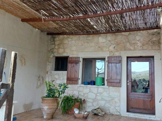 Haus zum Kauf 184.000 € 4 Zimmer 90 m² 1.360 m² Grundstück Kreta Municipality of Heraklion 720 59