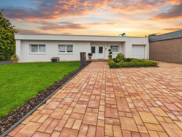 Bungalow zum Kauf 858.000 € 8 Zimmer 313 m² 708 m² Grundstück Niederaußem Bergheim 50129