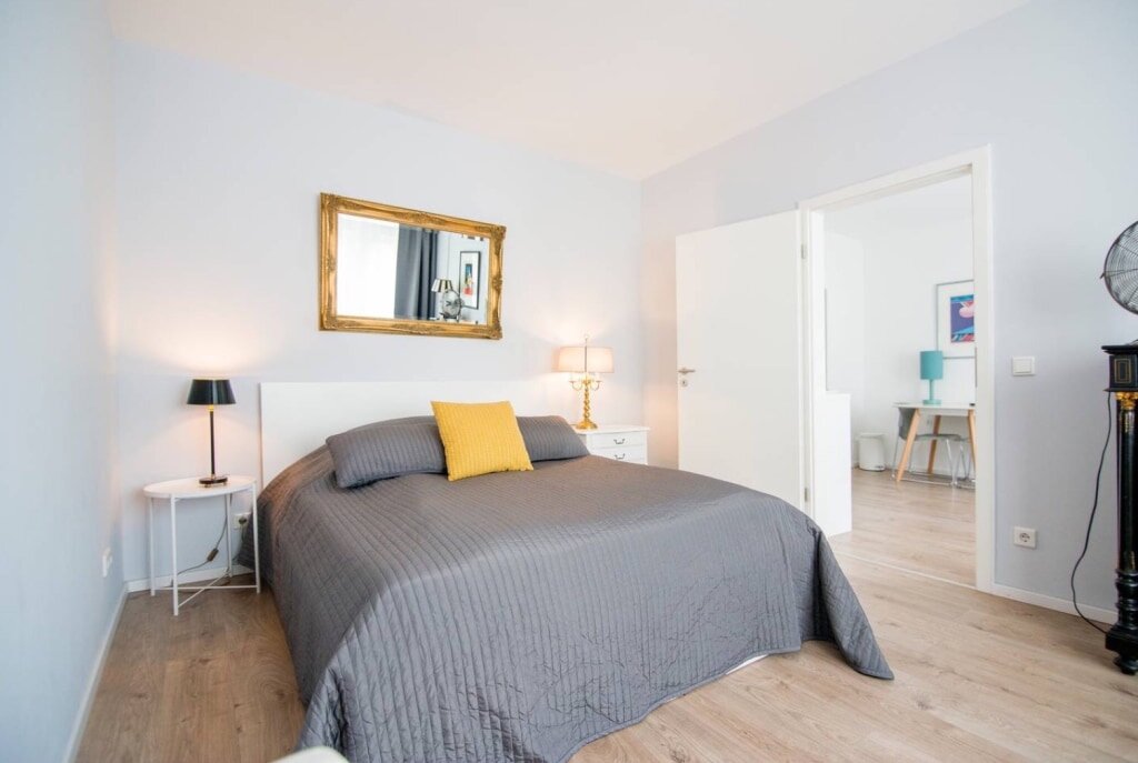 Wohnung zur Miete Wohnen auf Zeit 1.423 € 2 Zimmer 35 m²<br/>Wohnfläche 28.04.2025<br/>Verfügbarkeit Moltkestraße Pempelfort Düsseldorf 40479