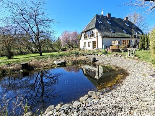 Mehrfamilienhaus zum Kauf provisionsfrei 549.000 € 7,5 Zimmer 352 m² 6.303 m² Grundstück frei ab sofort Hohenfelde Hohenfelde 18209