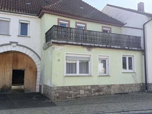Mehrfamilienhaus zum Kauf 199.000 € 5 Zimmer 149 m² 283 m² Grundstück Helmstadt Helmstadt 97264