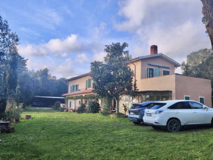 Villa zum Kauf 650.000 € 10 Zimmer 250 m²<br/>Wohnfläche 5.000 m²<br/>Grundstück ab sofort<br/>Verfügbarkeit Roccastrada