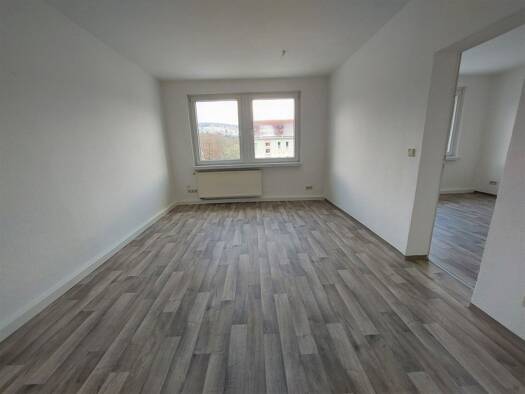 Wohnung zur Miete 255 € 2 Zimmer 46,6 m² 5. Geschoss frei ab 01.06.2026 Leonhard-Frank-Straße 18 Suhl 98529