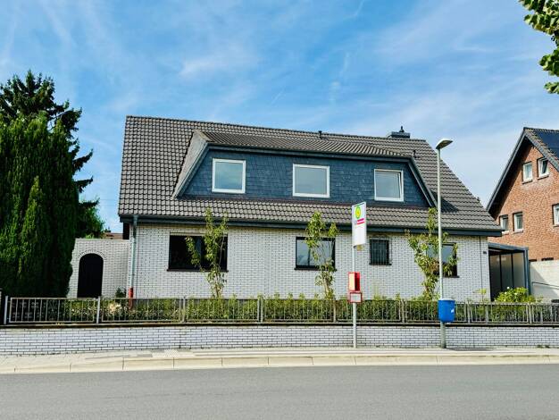 Einfamilienhaus zum Kauf 1.049.000 € 6 Zimmer 248 m² 750 m² Grundstück Strümp Meerbusch 40670