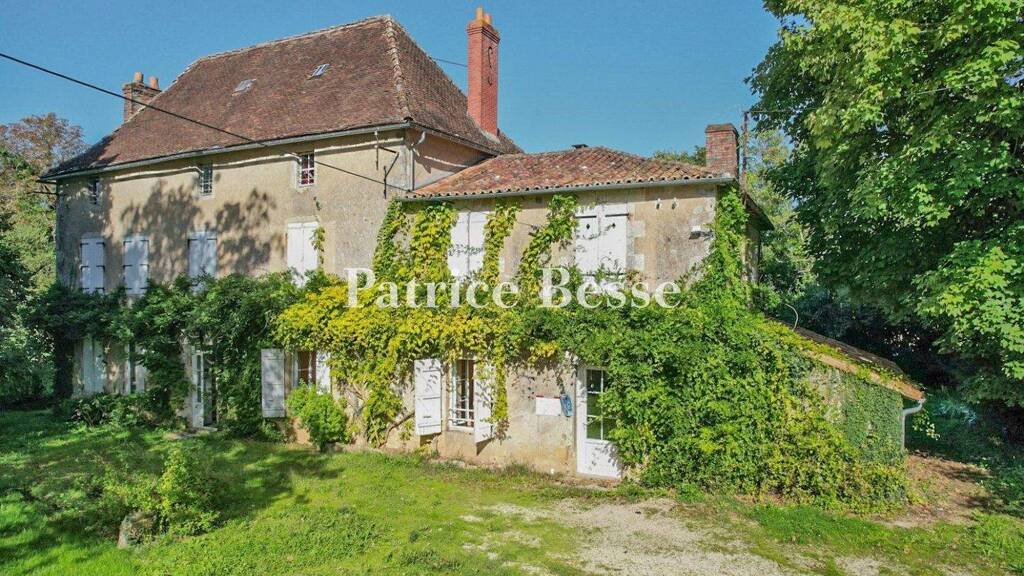 Bauernhaus zum Kauf 583.000 € 10 Zimmer 350 m² 22.624 m² Grundstück Ruffec 16700