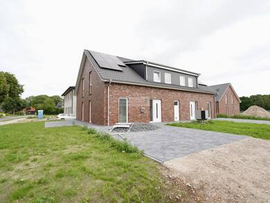 Doppelhaushälfte zur Miete - Erstbezug 1.400 € 4 Zimmer 152 m² 368,5 m² Grundstück frei ab sofort Helvesiek Helvesiek 27389