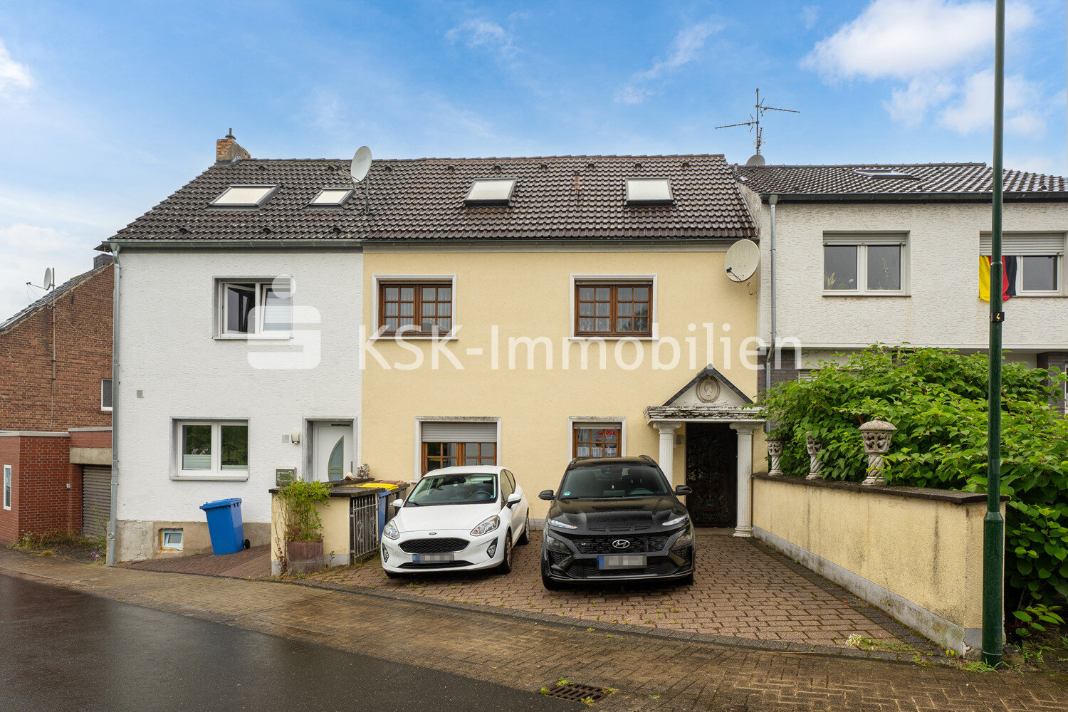 Reihenmittelhaus zum Kauf 310.000 € 5 Zimmer 160,5 m²<br/>Wohnfläche 469 m²<br/>Grundstück Brüggen Kerpen / Brüggen 50169