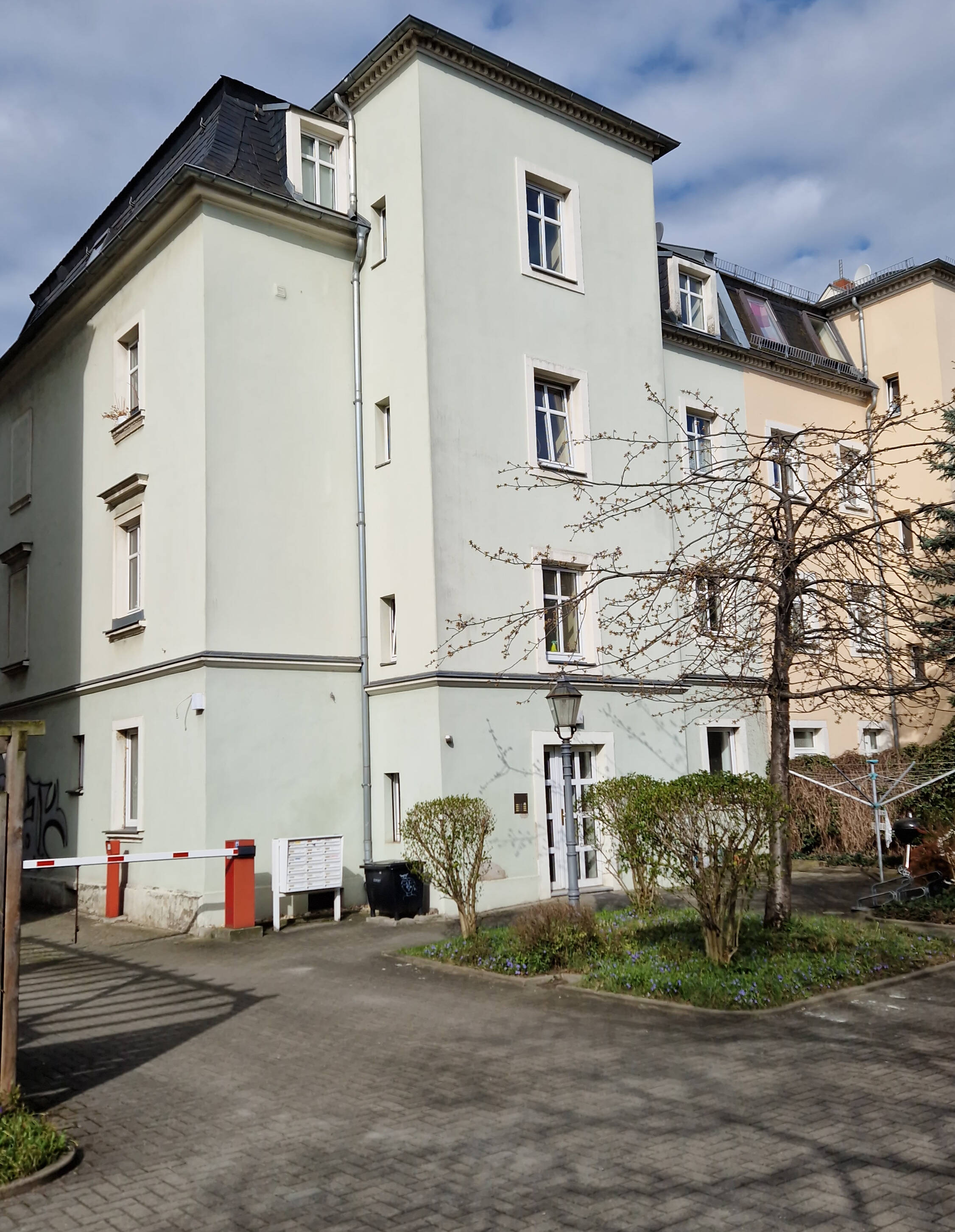 Property thumbnail 2