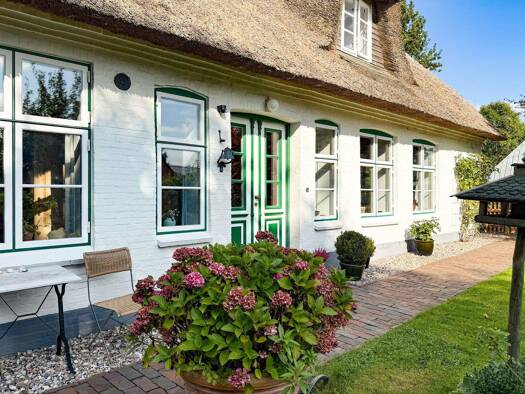 Haus zum Kauf 6 Zimmer 202 m² 1.215 m² Grundstück Hennstedt 25779