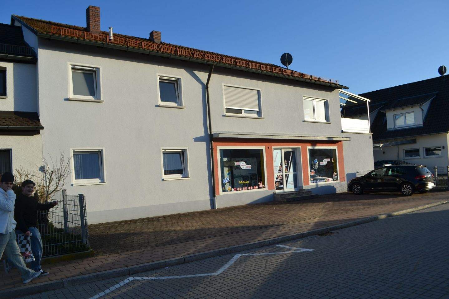 Immobilie in Röthenbach an der Pegnitz - NEU: 3 - 4 FamHaus mit zusätzlichem Bauplatz in der Familienstadt 90552 Röthenbach a.d.Peg. - Bild 1