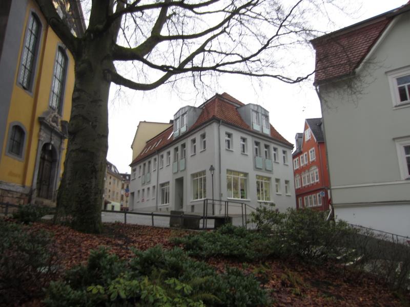 Wohnung zur Miete 980 € 5 Zimmer 145 m²<br/>Wohnfläche 2.<br/>Geschoss ab sofort<br/>Verfügbarkeit Kirchgasse 5 Wahlbezirk 14 Suhl + 98527