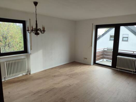 Wohnung zur Miete 790 € 4,5 Zimmer 100 m² Geschoss 2/4 frei ab sofort Max-Reger-Straße 5 Oettingen Oettingen i.Bay. 86732