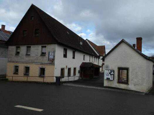 Einfamilienhaus zum Kauf 167.300 € 6 Zimmer 200 m² 1.060 m² Grundstück frei ab sofort Lanzendorf Himmelkron 95502