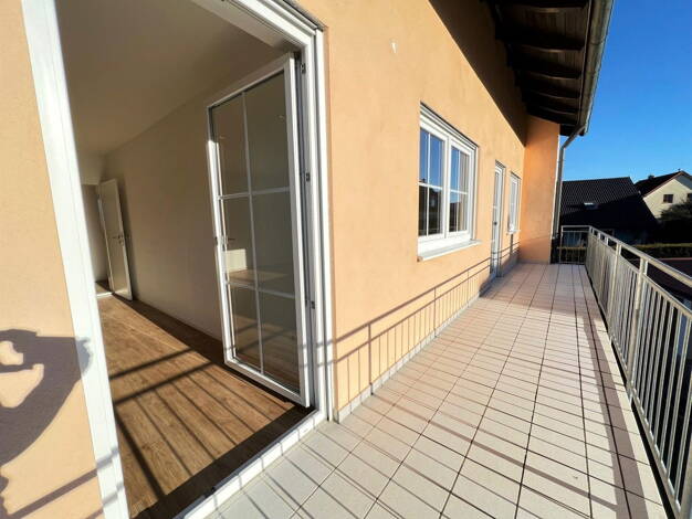 Wohnung zur Miete 1.350 € 4 Zimmer 131 m² 1. Geschoss Raubbergstraße 1 Grünthal Wenzenbach / OT Grünthal 93173