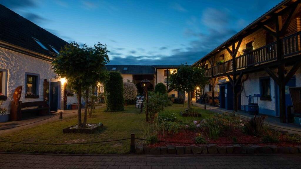 Hotel zum Kauf 1.750.000 € 20 Zimmer 1.215 m² Gastrofläche 10.231 m² Grundstück Schönewalde Sonnewalde 03249