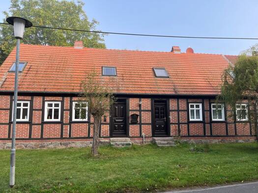 Doppelhaushälfte zur Miete 1.504 € 7 Zimmer 177 m² 745 m² Grundstück Krampfer Plattenburg 19339