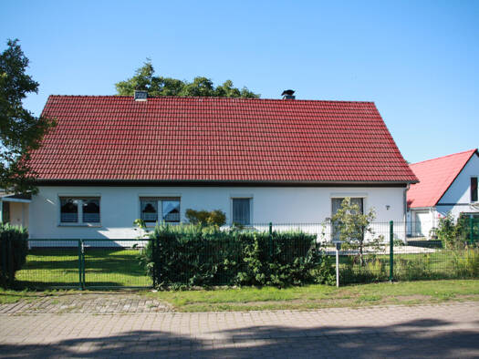 Einfamilienhaus zum Kauf 280.000 € 10 Zimmer 240 m² 2.451 m² Grundstück Torgelow am See 17192
