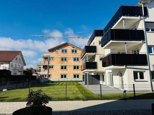 Wohnung zur Miete - Erstbezug 1.020 € 3 Zimmer 79 m² Geschoss 2/3 frei ab 01.09.2026 Uhlandstraße Bad Wurzach 88410