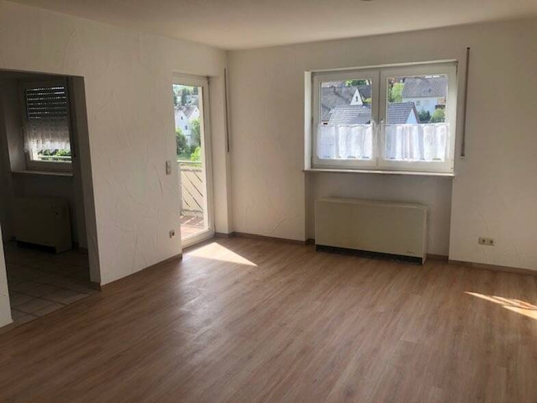 Wohnung zur Miete 480 € 3 Zimmer 85 m² Souterrain, EG frei ab sofort Balthasar- Neumann- Str. 19 Eltmann Eltmann 97483