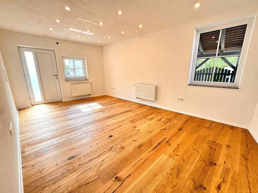 Terrassenwohnung zum Kauf provisionsfrei 269.000 € 3 Zimmer 67,5 m² frei ab sofort Erlanger Straße 11 Heßdorf Heßdorf 91093