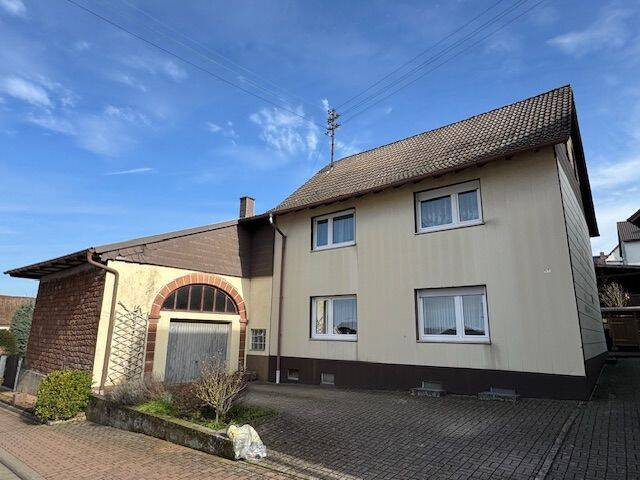 Immobilie in Gries - Charmante, freistehende Immobilie mit Werkstatt, Garage und vielseitigem Nebengebäude - Bild 0