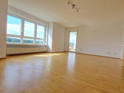 Wohnung zur Miete 750 € 3 Zimmer 101 m² Geschoss 2/3 frei ab 01.10.2026 Sulzbach-Rosenberg Sulzbach-Rosenberg 92237