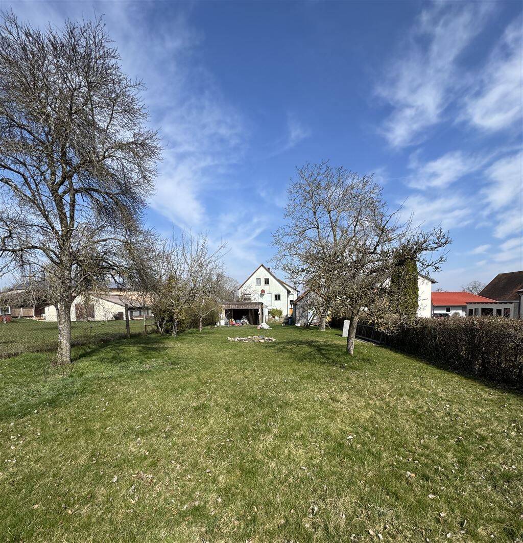 Immobilie in Ansbach - Charmantes Anwesen mit zwei Häusern und großem Grundstück - Raum für Generationen & Ideen - Bild 3