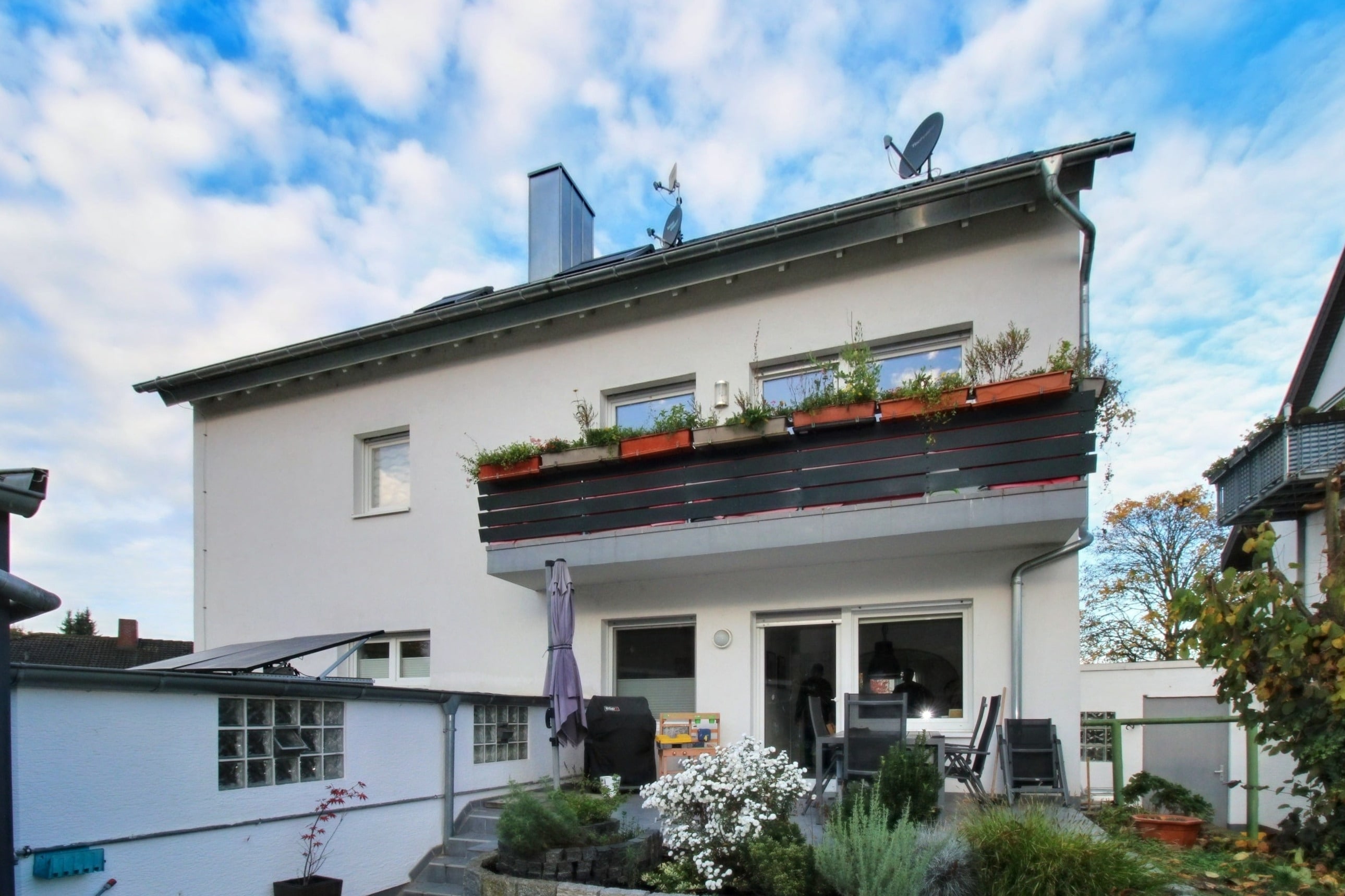 Mehrfamilienhaus zum Kauf 845.000 € 12 Zimmer 280 m²<br/>Wohnfläche 489 m²<br/>Grundstück ab sofort<br/>Verfügbarkeit Dudenhofen 67373