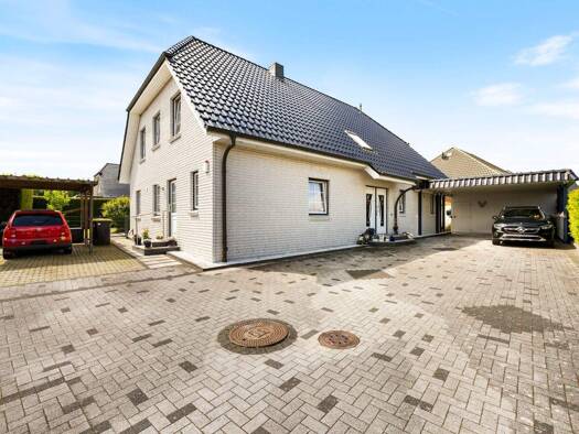 Einfamilienhaus zum Kauf 694.000 € 7 Zimmer 246,6 m² 720 m² Grundstück Berkenthin 23919