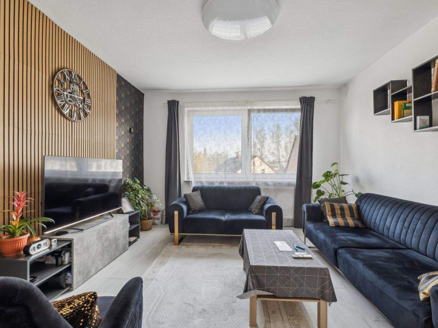 Immobilie in Witten - Attraktives Mehrfamilienhaus mit sechs Wohneinheiten in Witten-Heven - Bild 2