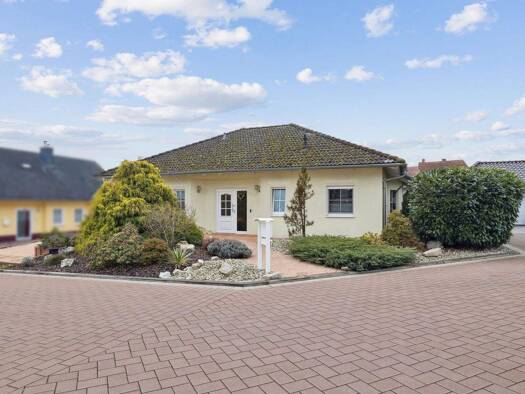 Bungalow zum Kauf 429.000 € 4 Zimmer 140 m² 580 m² Grundstück Erbach Homburg 66424