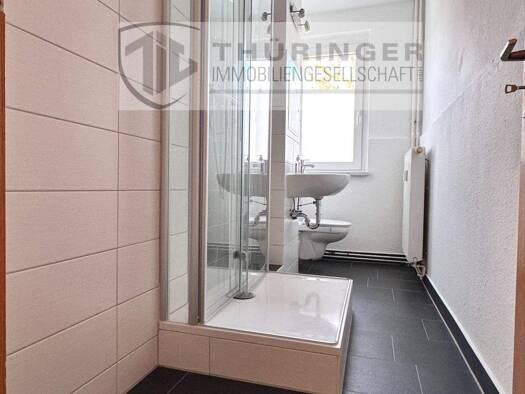 Wohnung zur Miete 275 € 2 Zimmer 46,5 m² Langenberg Gera 07552