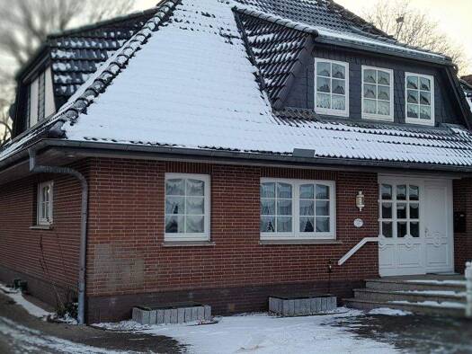 Haus zum Kauf 525.000 € 7 Zimmer 210,8 m² 799 m² Grundstück frei ab sofort Tellingstedt 25782