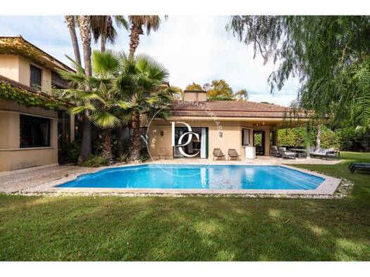 Villa zum Kauf 2.600.000 € 6 Zimmer 717 m² 1.323 m² Grundstück Sitges 00000